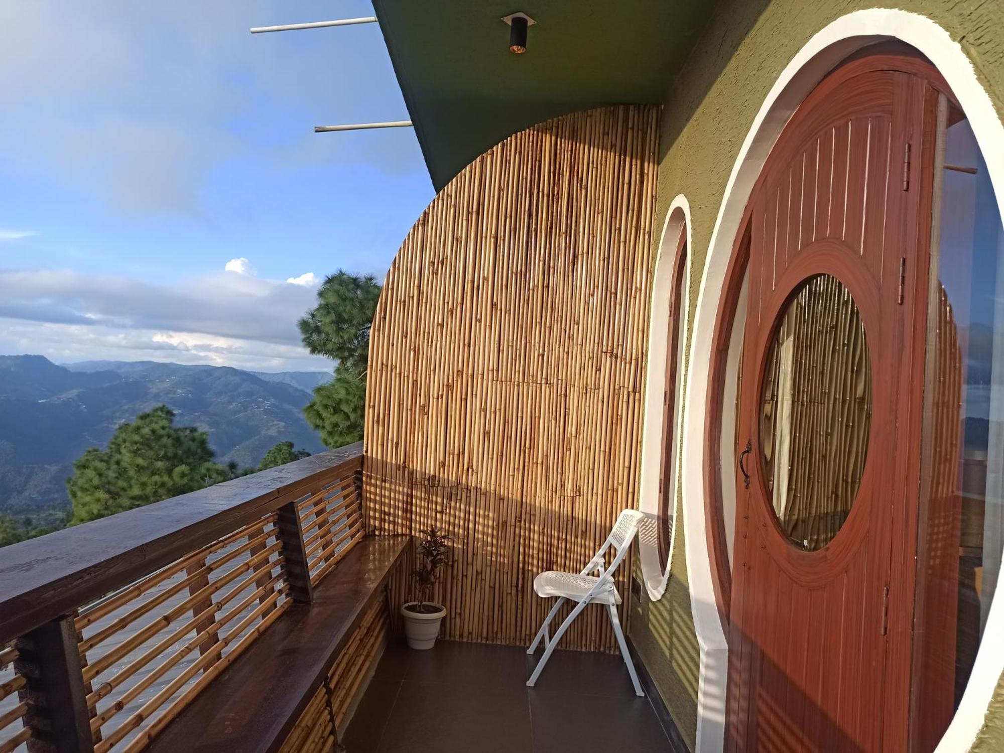 מלון אלמורה Himalayan Hobbit House מראה חיצוני תמונה
